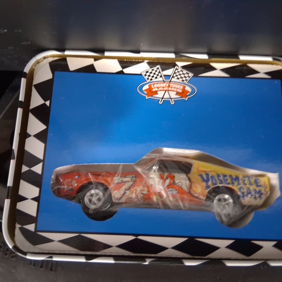 Looney Tunes Yosemite Sam Collectible Tin